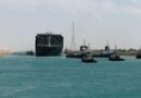Navio encalhado no Canal de Suez é liberado; tráfego será retomado