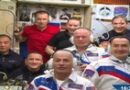 Foguete russo Soyuz leva três astronautas à ISS, que agora tem 10 pessoas